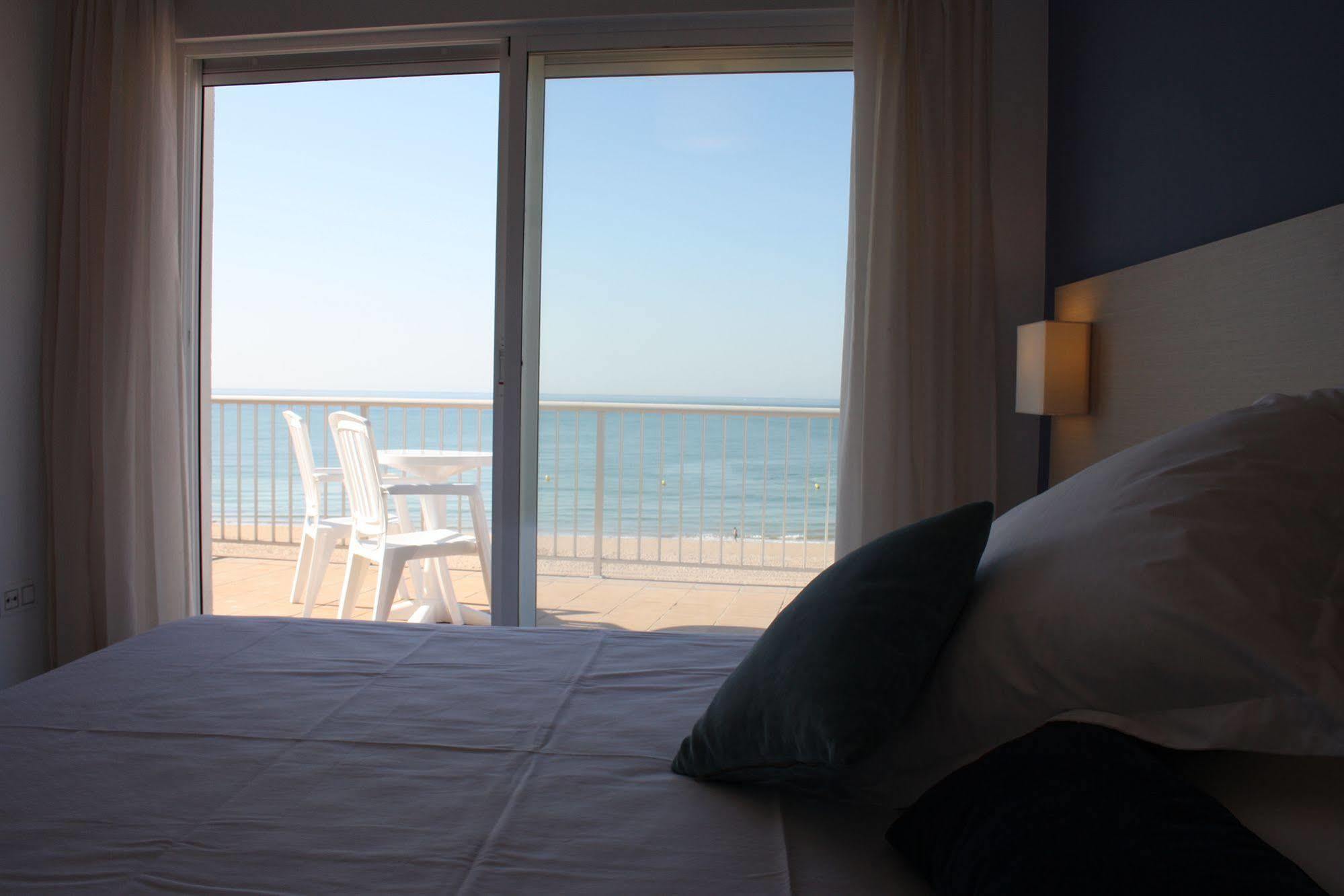 Apartamentos Playa Barbate Buitenkant foto